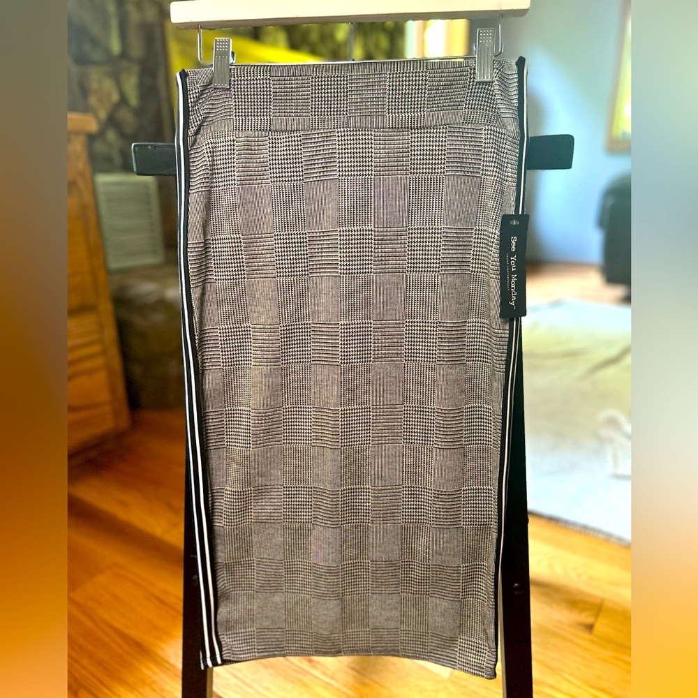 NWT See You Monday pencil skirt, herringbone, medium
